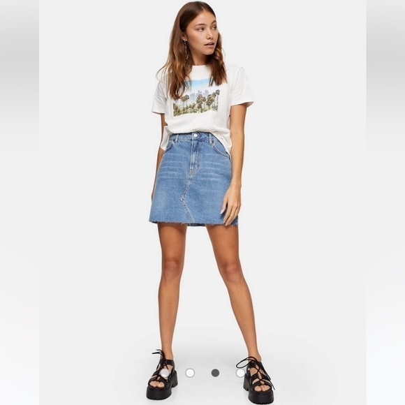Topshop New Womens Size 8 High Waist Raw Hem Denim Mini Skirt in Mid Wash Blue - Picture 2 of 7